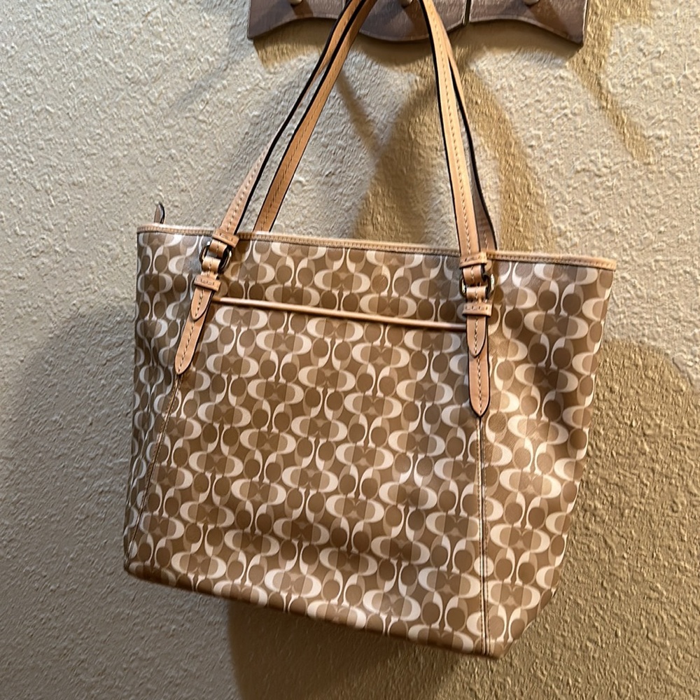 NWOT Coach purse - Picture 3 of 4